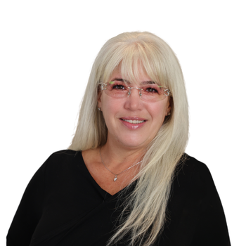Portrait of Ariel Pitcher, REALTOR ®.